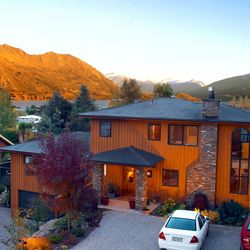 Wanaka Springs Lodge
