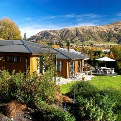 Wanaka Springs Lodge