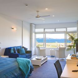 Breakfast on the Beach Lodge