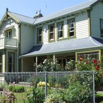 Tairoa Lodge & Cottage
