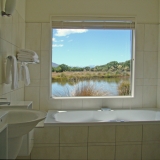 Matuka Lodge ensuite