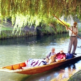christchurch-Punting on the Avon River