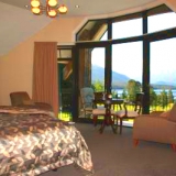 dock-bay-lodge-guest-bedroom