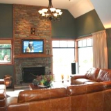 dock-bay-lodge-guest-lounge