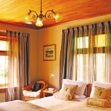 holly-homestead-bedroom2