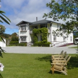 holly-homestead-garden-spring