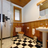 holly-homestead-rm2-ensuite