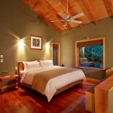 bush lodge - bedroom (1)