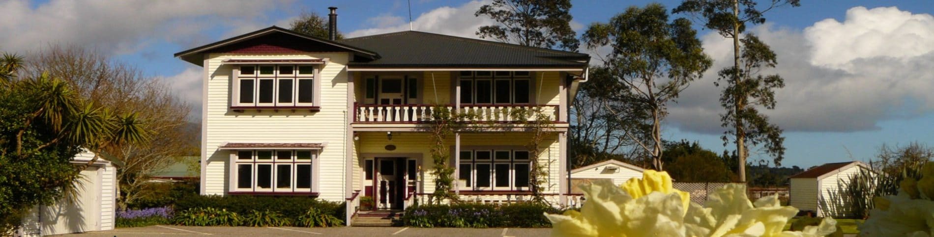 Hollyhomestead